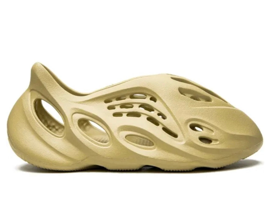 Yeezy Foam RNNR Sulfur