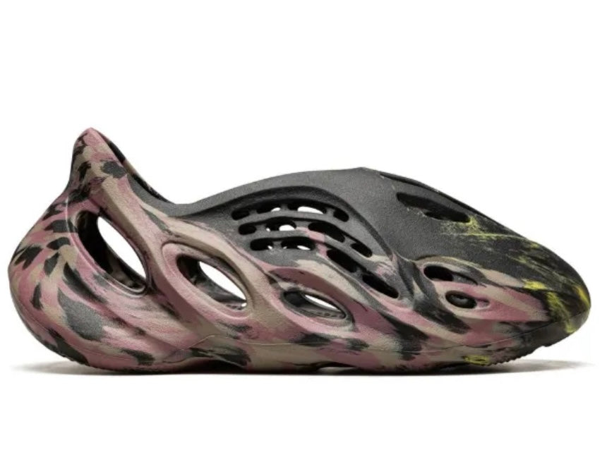 Yeezy Foam RNNR MX Carbon