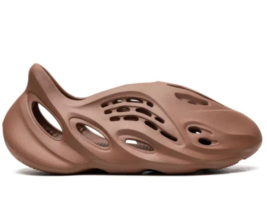 Yeezy Foam RNR Clay Red