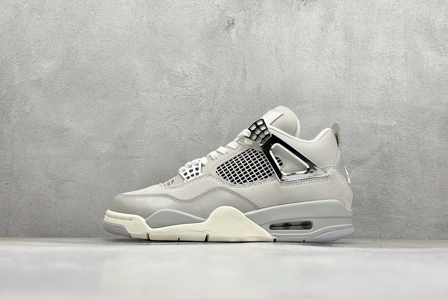 Air Jordan 4 Frozen Moments