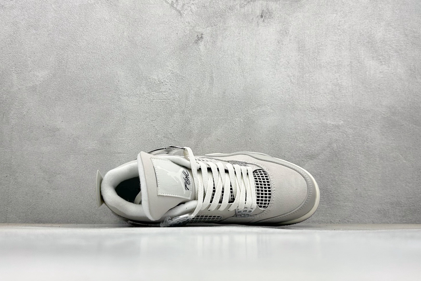 Air Jordan 4 Frozen Moments