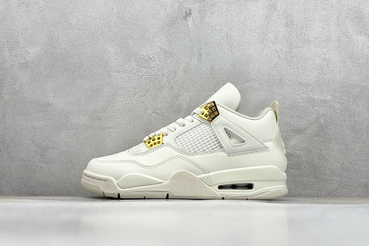 Air Jordan 4 Metallic Gold