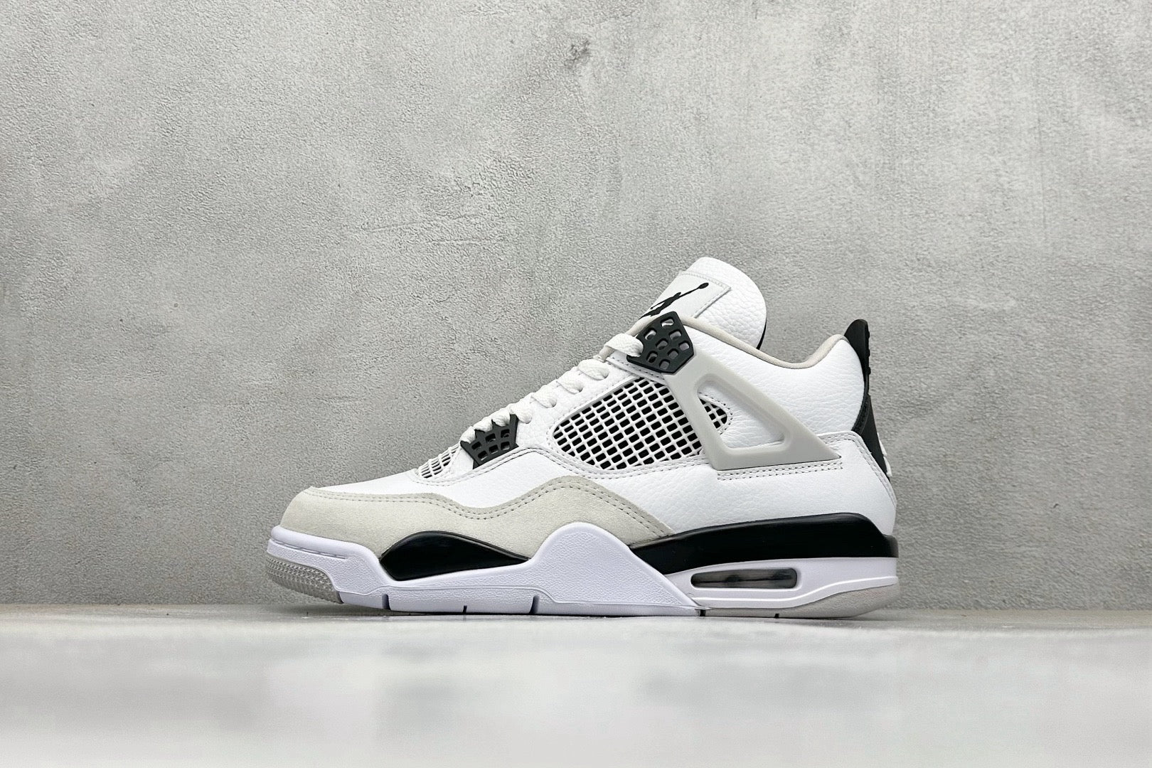 Air Jordan 4 Military Black