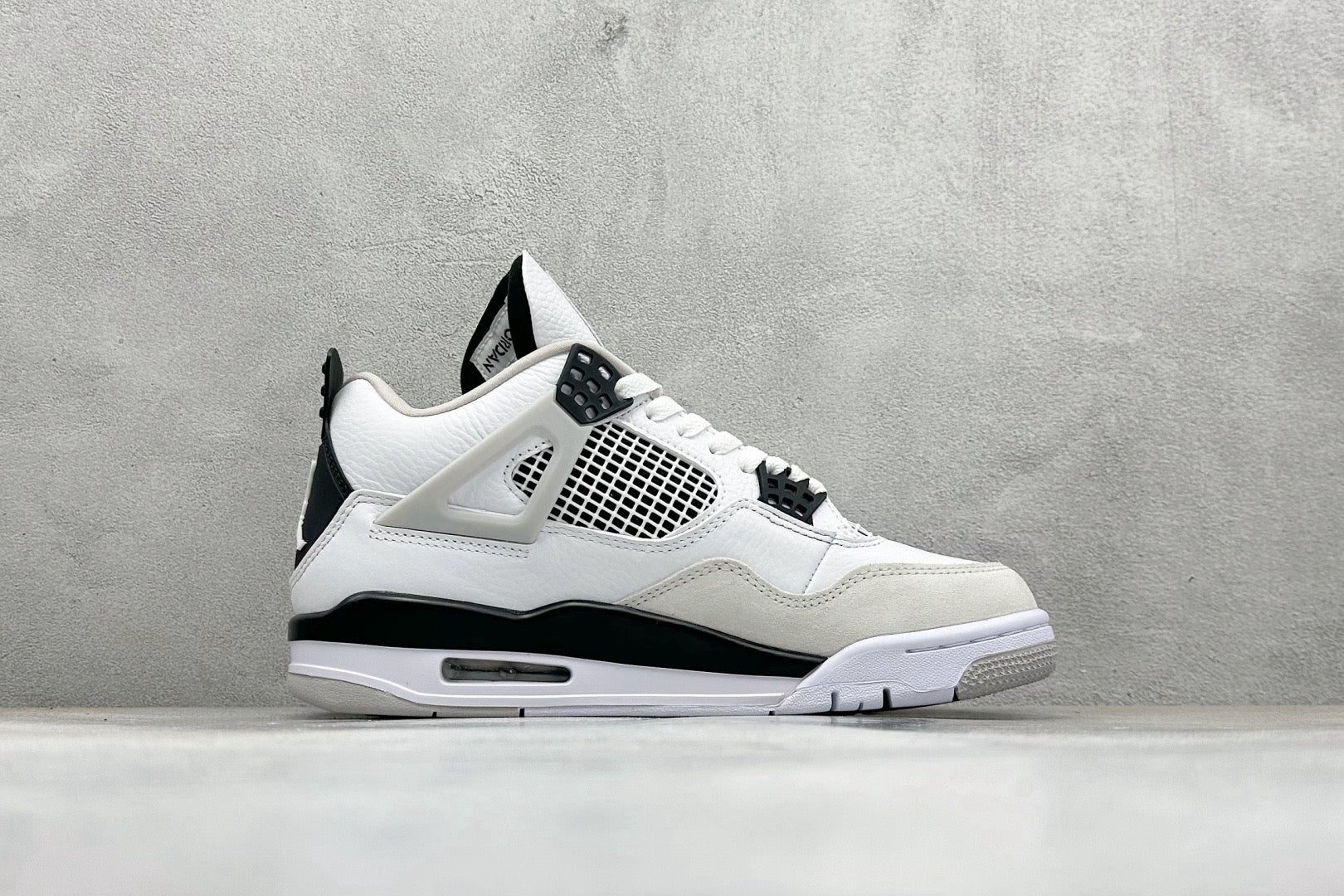 Air Jordan 4 Military Black