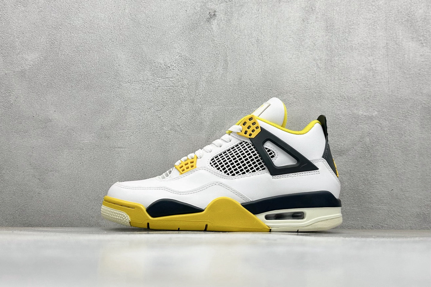 Air Jordan 4 Vivid Sulfur