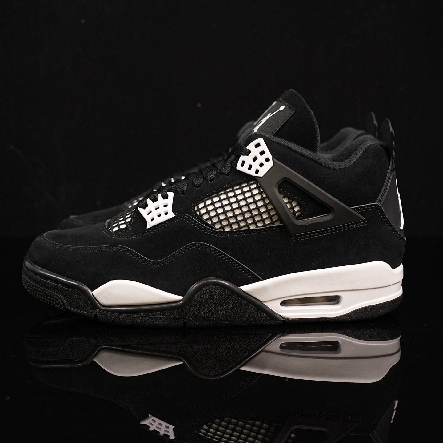 Air Jordan 4 White Thunder